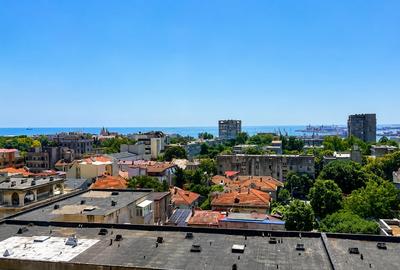 Apartament cu 2 camere decomandat, mobilat în Central