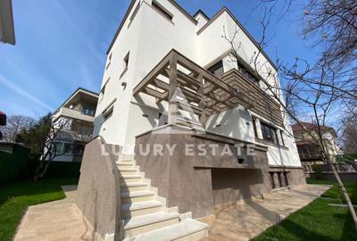 Casă individuală cu 10 camere cu Canalizare în Capitale - 3