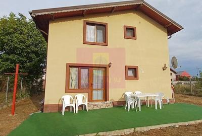 Casă cu 4 camere cu Teren 500 Mp în Săbăreni