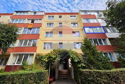 Apartament cu 2 camere decomandat, mobilat în Planete