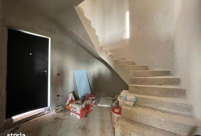 Casă cu 3 camere în Moșnița Veche