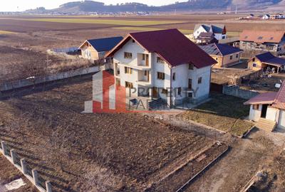 Casă individuală cu 10 camere cu Canalizare în Hărman - 3