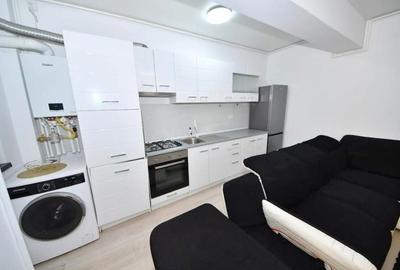Apartament cu 2 camere semidecomandat, mobilat în Bd. Coșbuc