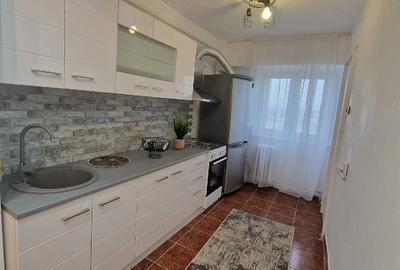 Apartament cu 4 camere decomandat în Rovine - 4