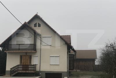 Casă individuală cu 4 camere cu Canalizare în Chețani
