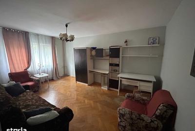 Apartament cu 2 camere semidecomandat în Soarelui