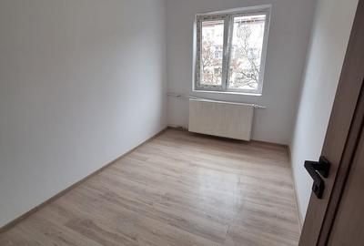 Apartament cu 4 camere semidecomandat în Dacia - 1