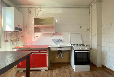 Apartament cu 2 camere decomandat în Astra