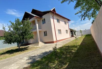 Casă cu 4 camere în Bucov