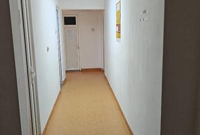 Birou, de 78 mp, în Central - 4