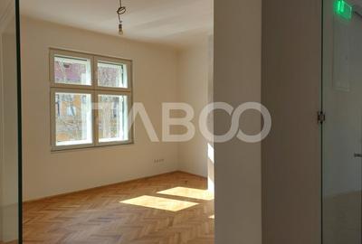 Casă individuală cu 11 camere cu Canalizare în Central - 26