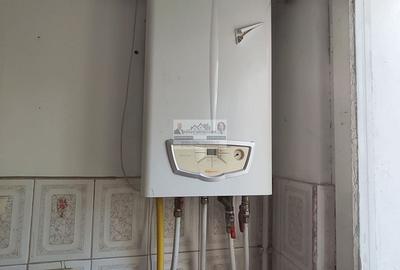 Apartament cu 4 camere semidecomandat în Central