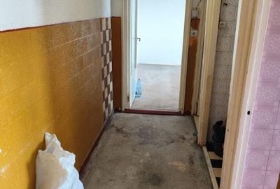 Apartament cu 3 camere în Km 4