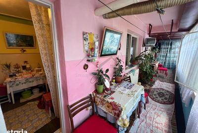 Apartament cu 3 camere decomandat în Holboca