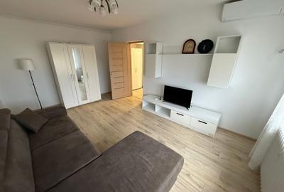 Apartament cu 3 camere semidecomandat, mobilat în Doamna Ghica