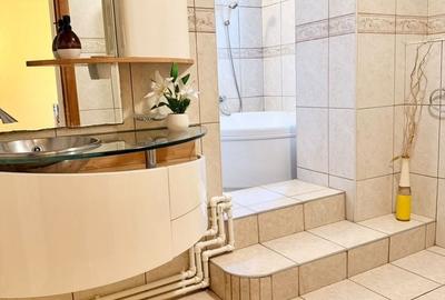 Apartament cu 4 camere în Unirii