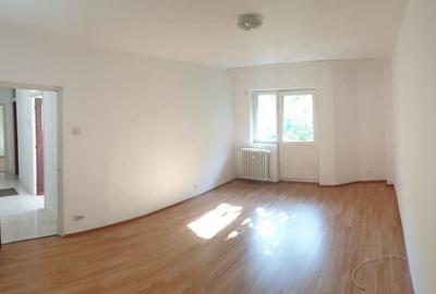 Apartament cu 2 camere decomandat în Crângași
