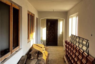 Casă cu 5 camere cu Teren 1500 Mp în Stâlpeni - 4