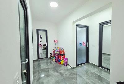 Apartament cu 4 camere decomandat în Central - 1