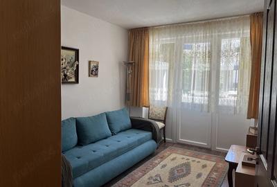 Apartament cu 2 camere semidecomandat, mobilat în Florești