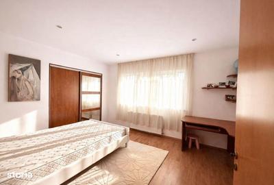 Casă cu 5 camere cu Teren 800 Mp în Ferme - 1