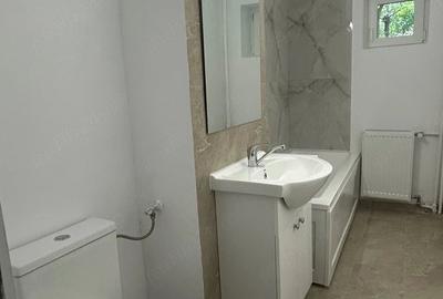 Garsonieră decomandată în Baba Novac