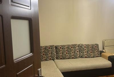 Apartament cu 3 camere decomandat în Eremia