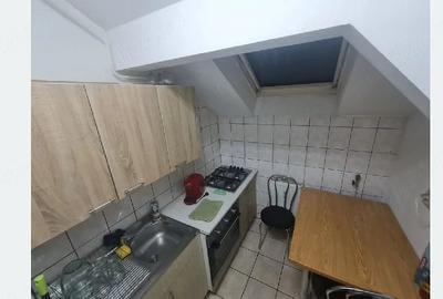 Garsonieră decomandată în Central