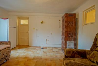 Casă cu 4 camere decomandat în Racoș