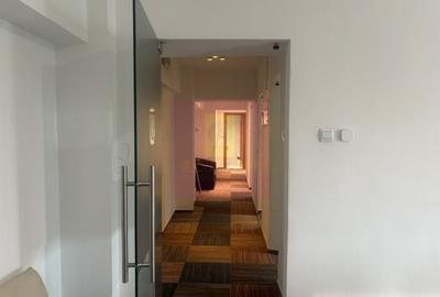 Apartament cu 3 camere decomandat în Unirii