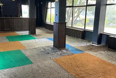 Spațiu comercial, de 370 mp, în Faleză