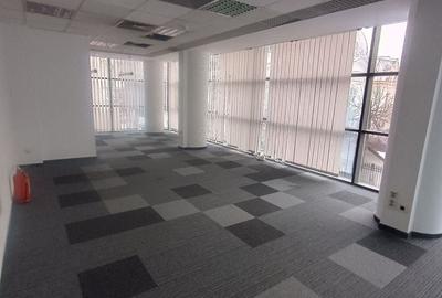 Birou, de 195 mp, în P-ța Universității - 8