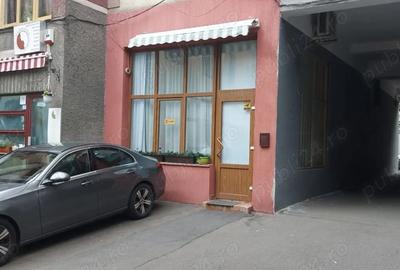 Spațiu comercial, de 36 mp, în Central - 9