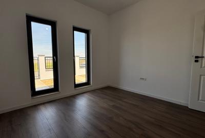 Duplex cu 4 camere cu Canalizare în Moșnița Nouă - 8