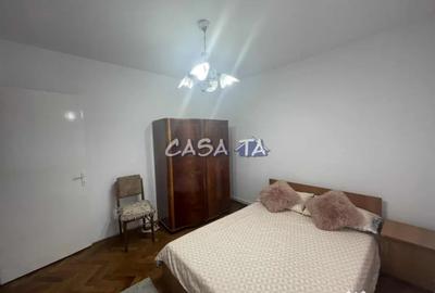 Apartament cu 4 camere decomandat în Central
