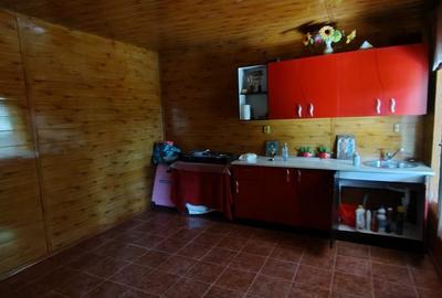 Casă cu 3 camere în Central