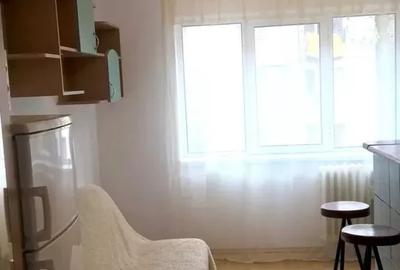 Garsonieră decomandată în Nicolina