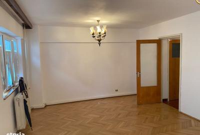 Apartament cu 3 camere decomandat în Dorobanți