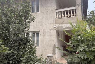 Casă cu 4 camere în Vama