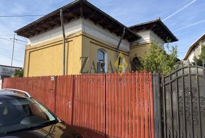 Casă individuală cu 4 camere cu Canalizare în Nord