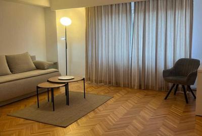 Apartament cu 3 camere decomandat în Exterior Vest