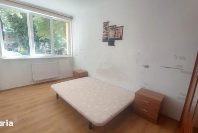 Apartament cu 2 camere semidecomandat în Horea
