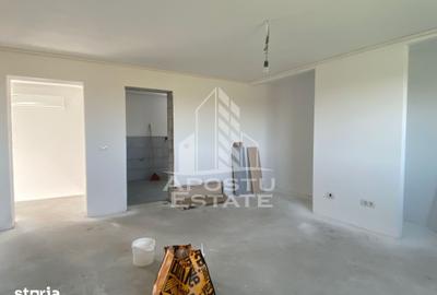 Casă cu 4 camere cu Teren 400 Mp în Săcălaz