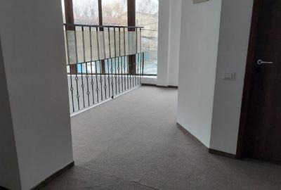 Casă cu 6 camere cu Teren 692 Mp în Drumul Taberei - 10