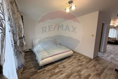 Casă cu 5 camere cu Teren 6117 Mp în Voislova - 11
