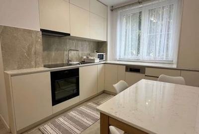 Apartament cu 2 camere semidecomandat, mobilat în Horea