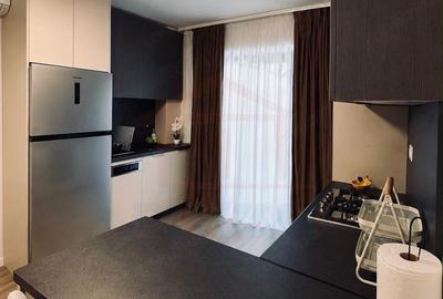 Apartament cu 2 camere semidecomandat, mobilat în Central
