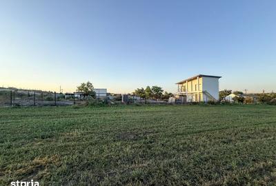 Teren de 2000 mp, în Corbu