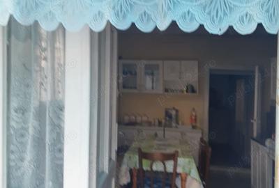 Casă cu 5 camere cu Teren 2700 Mp în Ineu