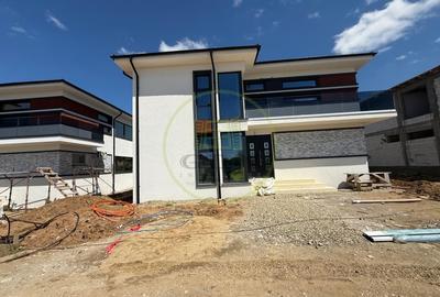 Casă individuală cu 7 camere cu Canalizare în Bariera Vâlcii - 2